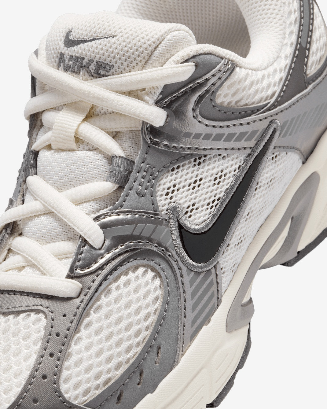 Кросівки Nike V5 RNR HQ6411-003