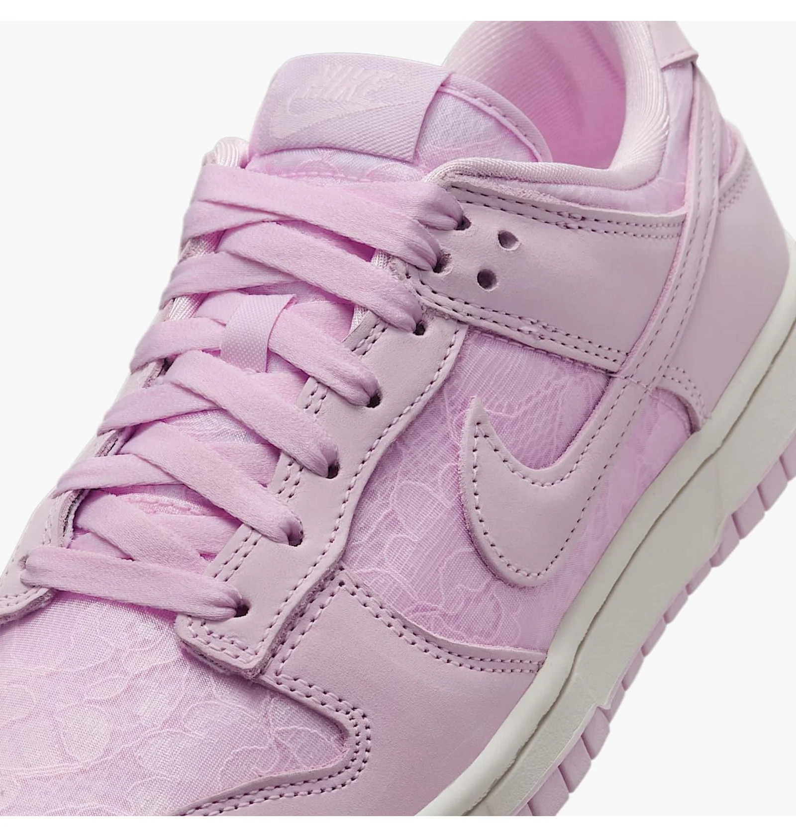 Кросівки жіночі Nike Dunk Low HJ5870-600