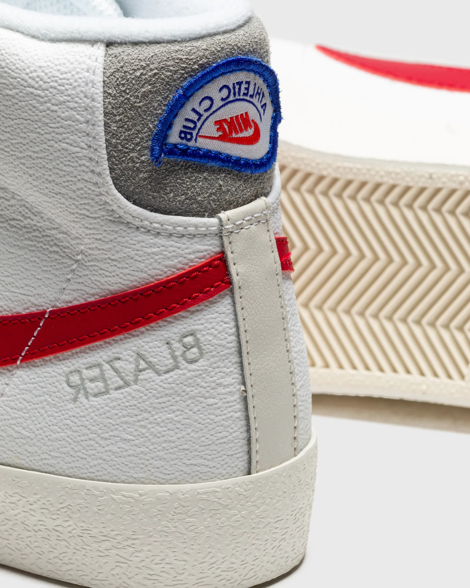 Кросівки Nike Blazer Mid '77 DH9700-100