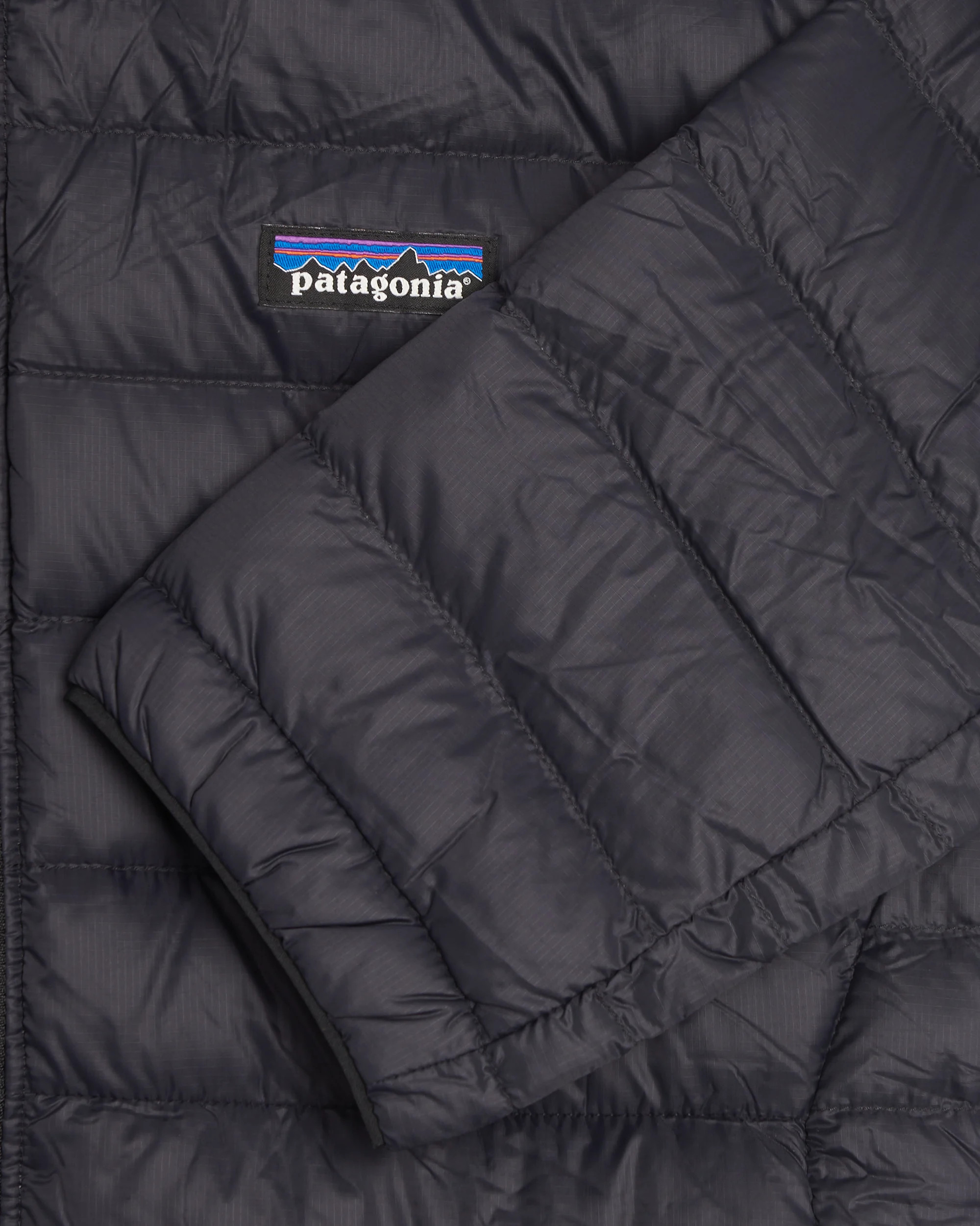 Куртка Patagonia MS DOWN SWEATER HOODY 84702-BLK