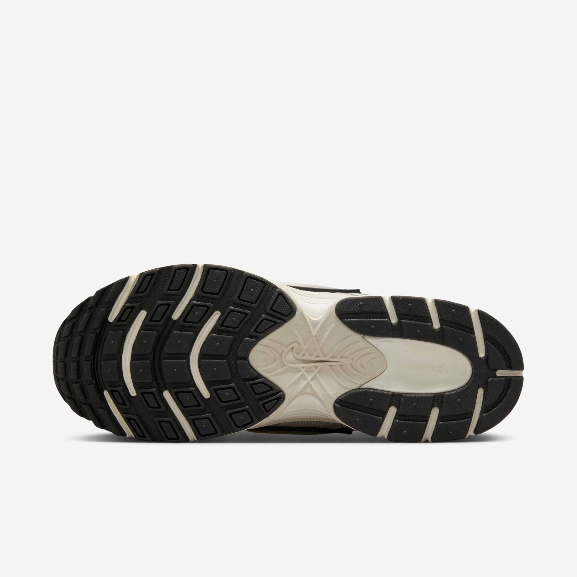 Кросівки Nike W V5 RNR HQ7901-104