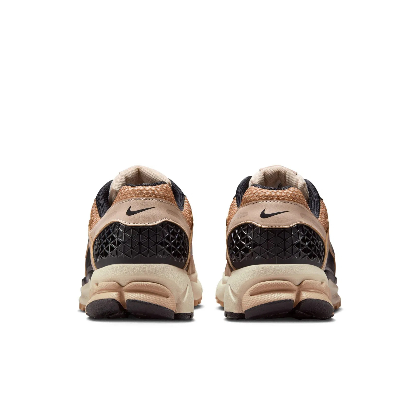 Кросівки Nike W NIKE ZOOM VOMERO 5 FJ2028-106