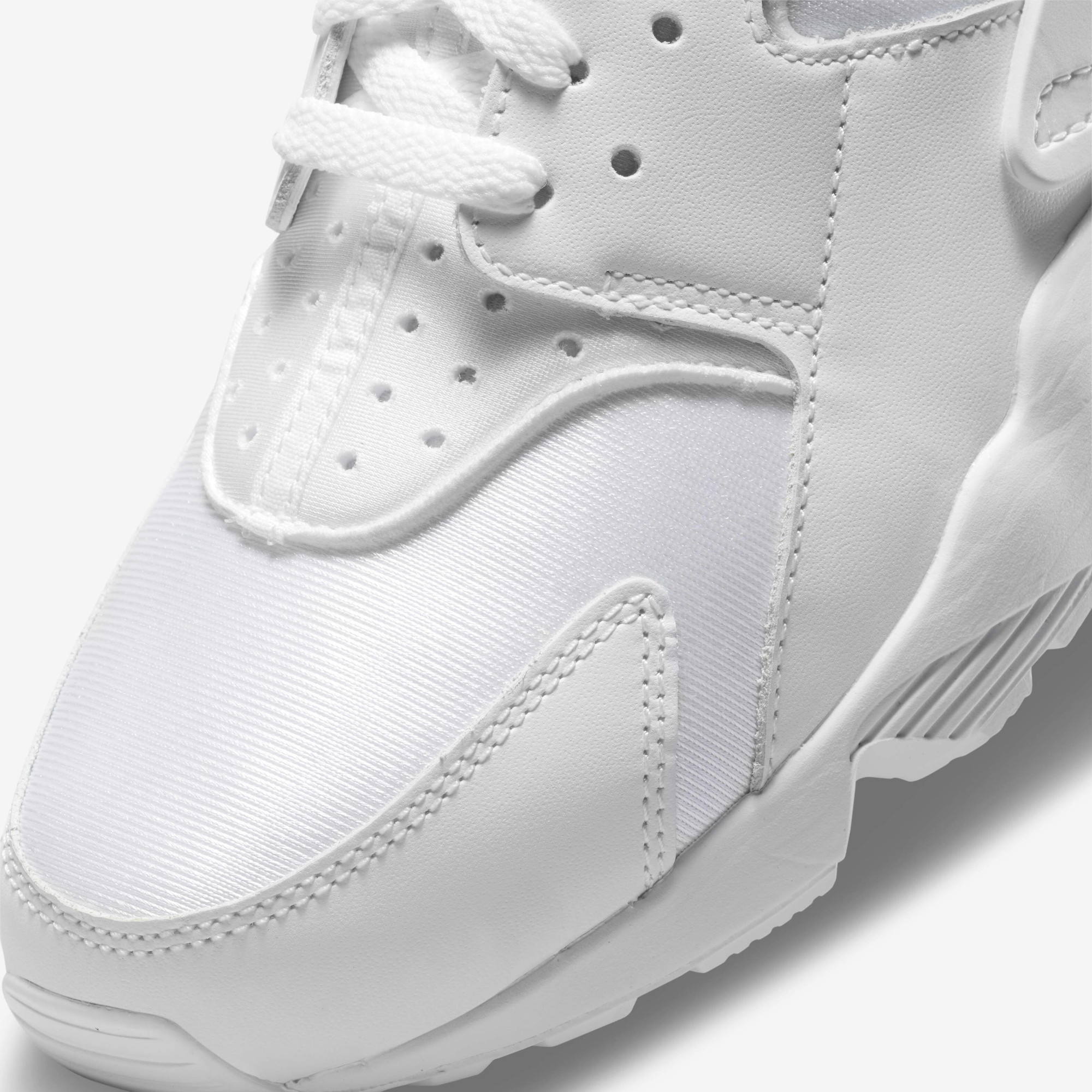 Кросівки чоловічі Nike Air Huarache White DD1068-102