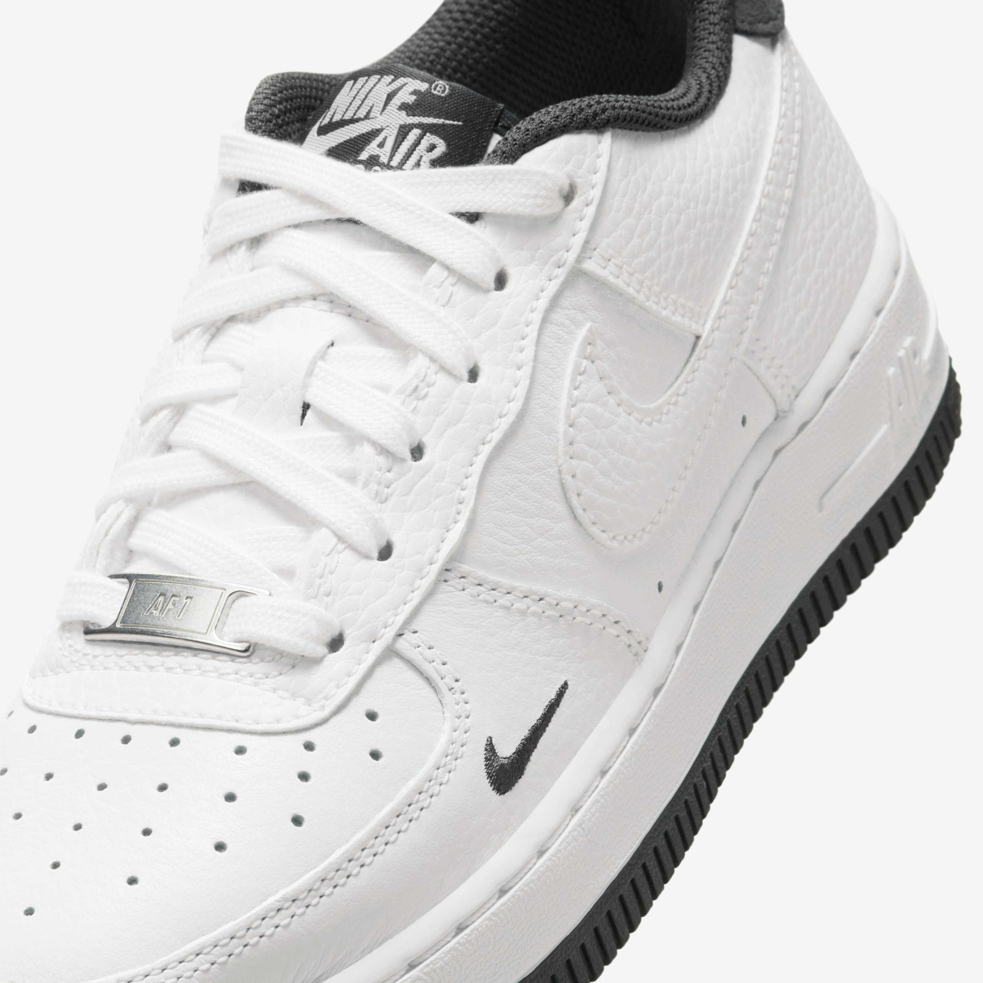 Кросівки Nike AIR FORCE 1 LV8 1 (GS) HJ4560-100