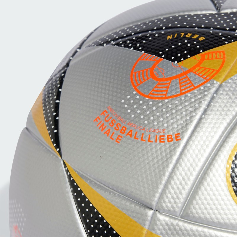 М'яч футбольний adidas IX4046