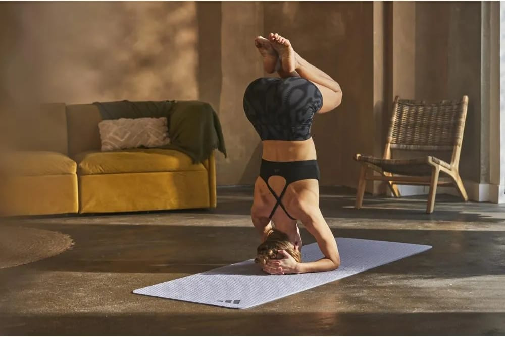 Килимок для йоги Adidas Yoga Mat сірий Уні 183 х 61 х 1 см ADYG-10003SV