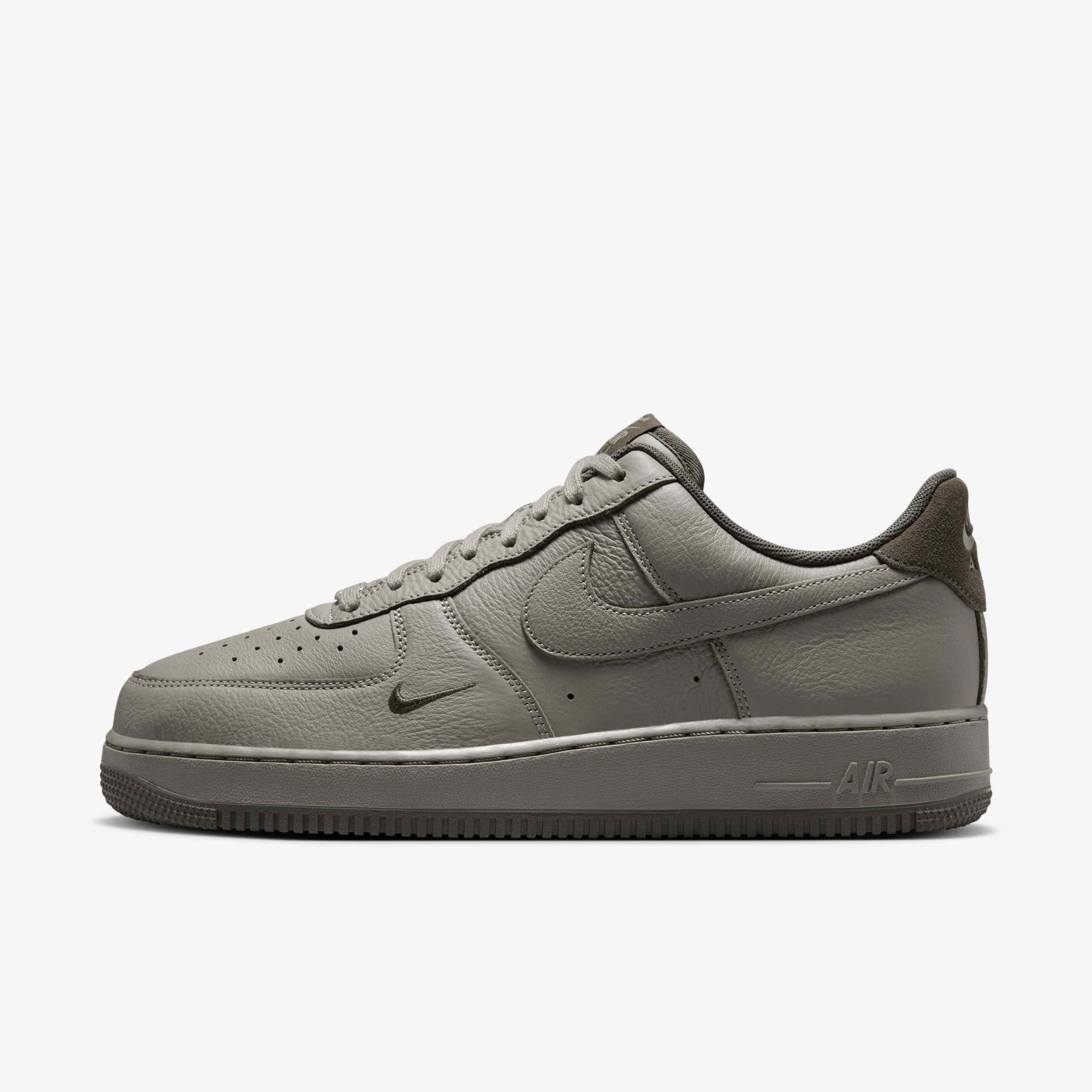 Кросівки чоловічі Nike Air Force 1 07 Lv8 Olive HM9483-300