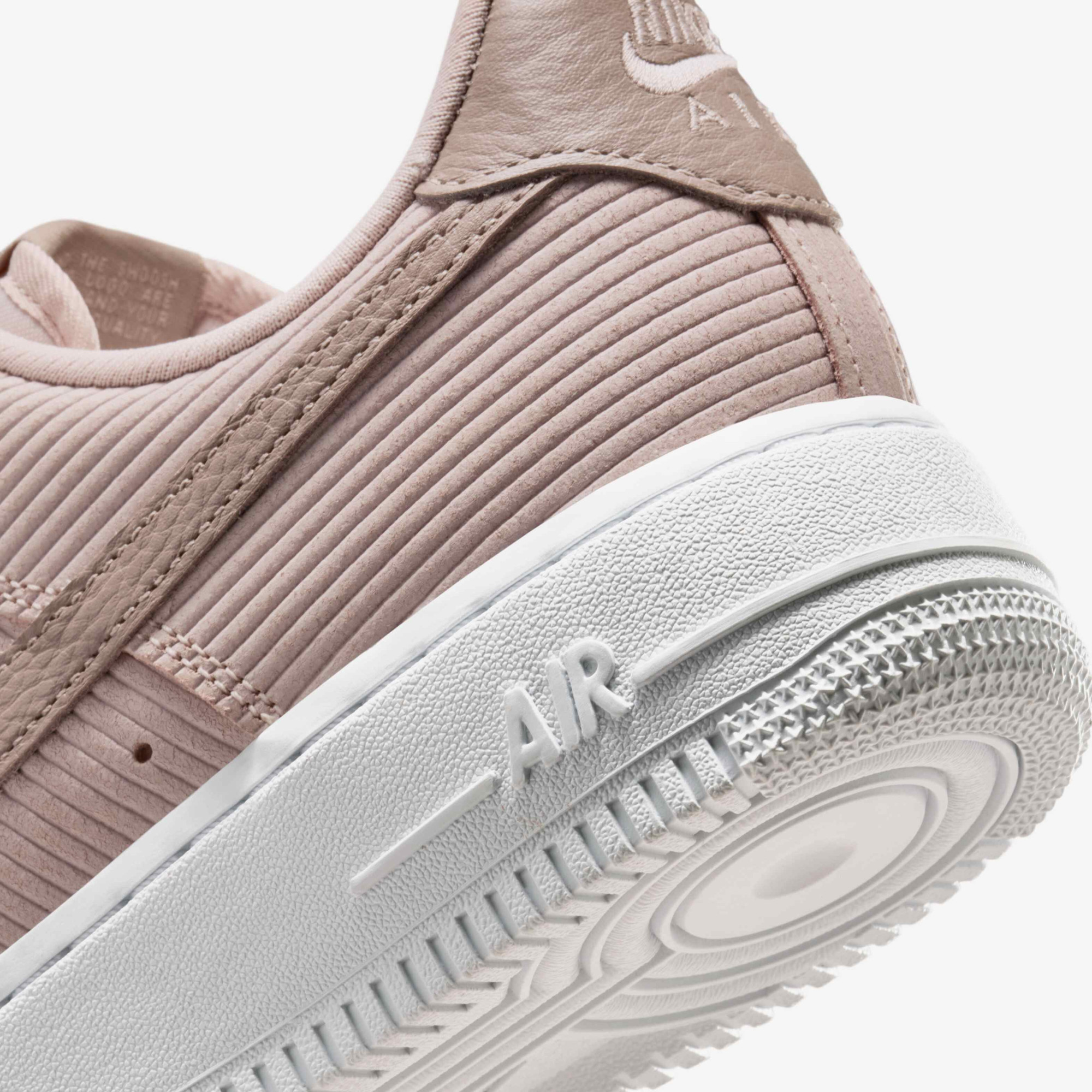 Кросівки Nike W AIR FORCE 1 07 IM6533-602