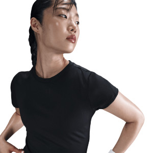 Футболка жіноча Nike Court Advantage Black HQ2994-010