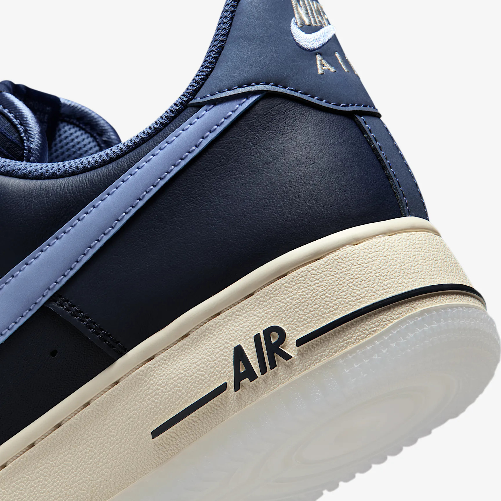 Кросівки Nike AIR FORCE 1 07 IM6600-451