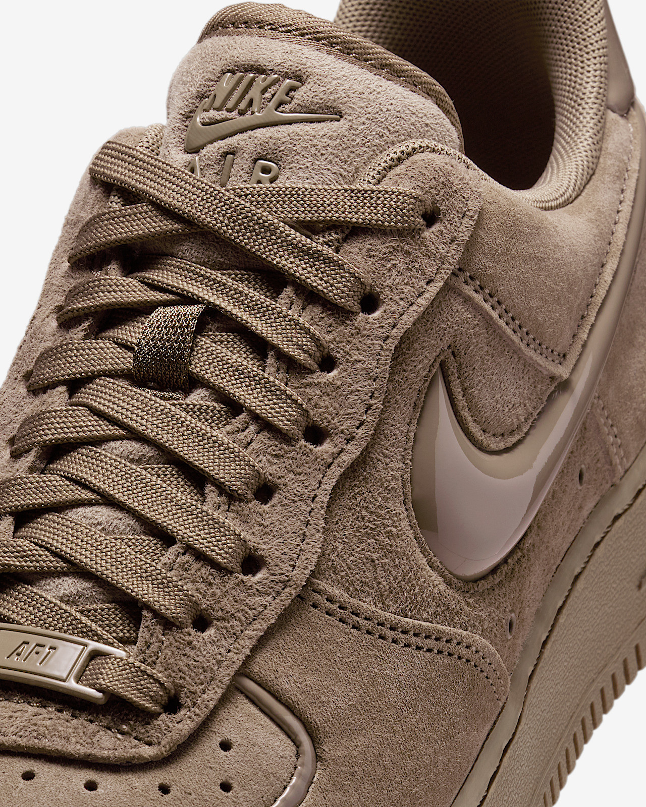 Кросівки Nike W AIR FORCE 1 07 HV4406-200