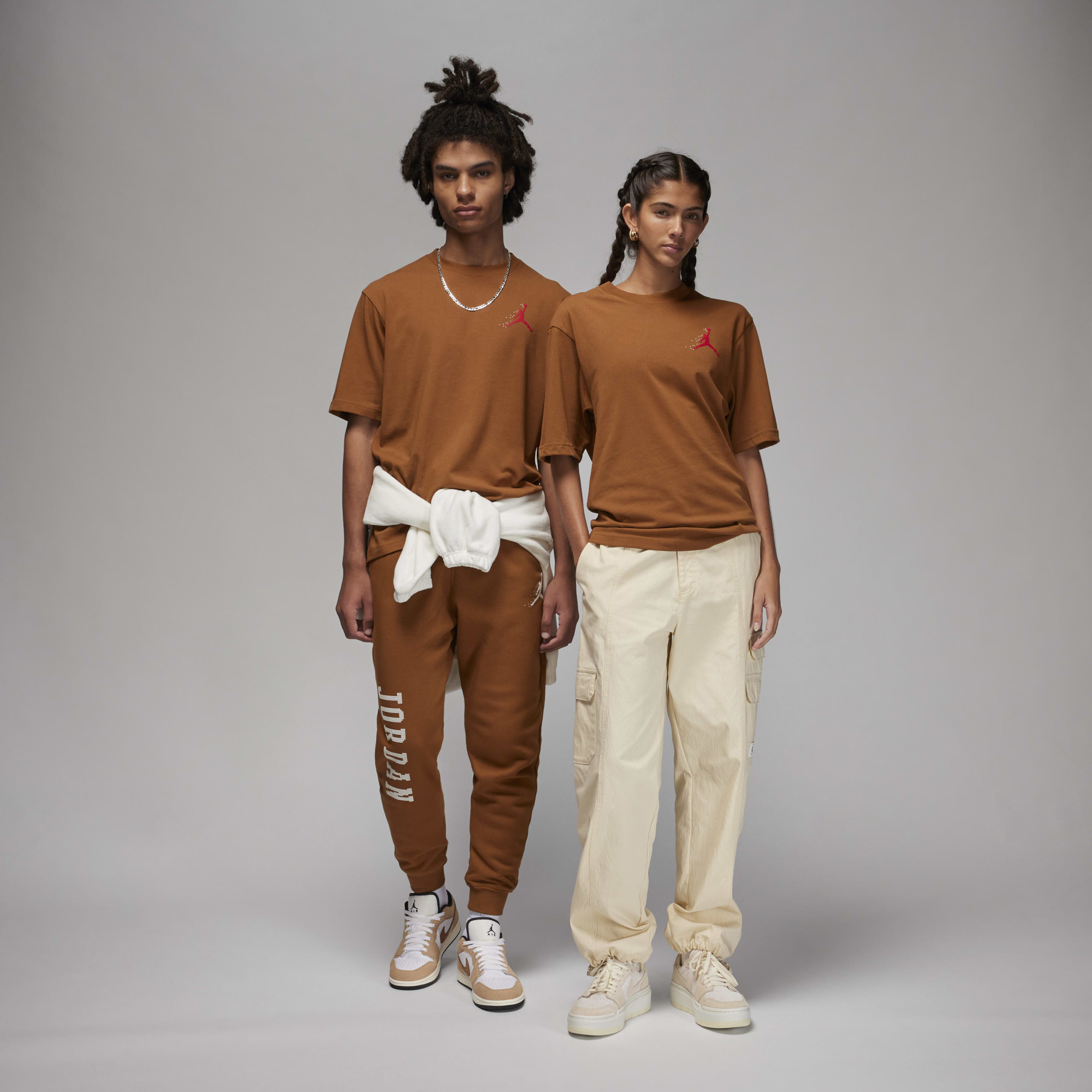 Футболка унісекс Air Jordan Essentials Holiday T-Shirt Brown FD7010-281