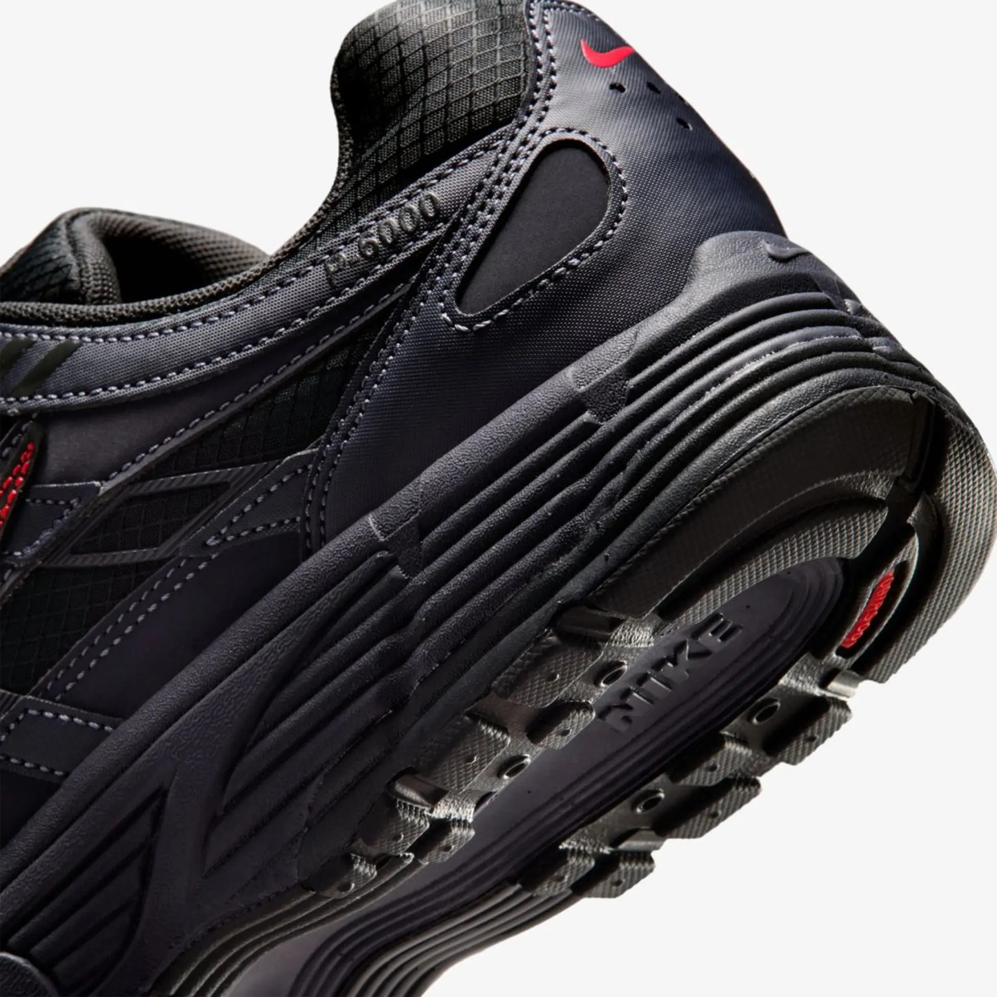 Кросівки Nike P-6000 SE IQ6590-001