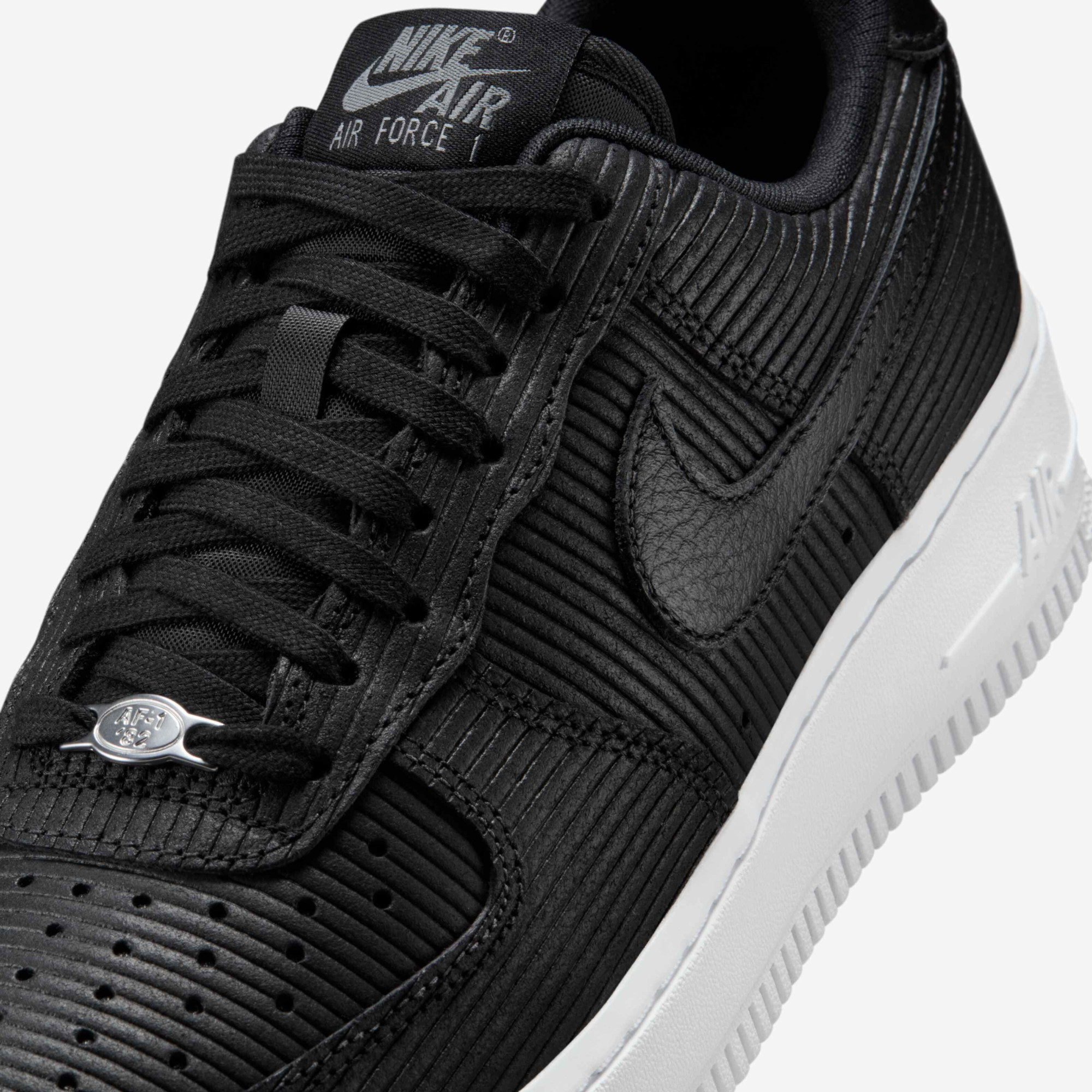 Кросівки Nike W AIR FORCE 1 07 IM6533-002