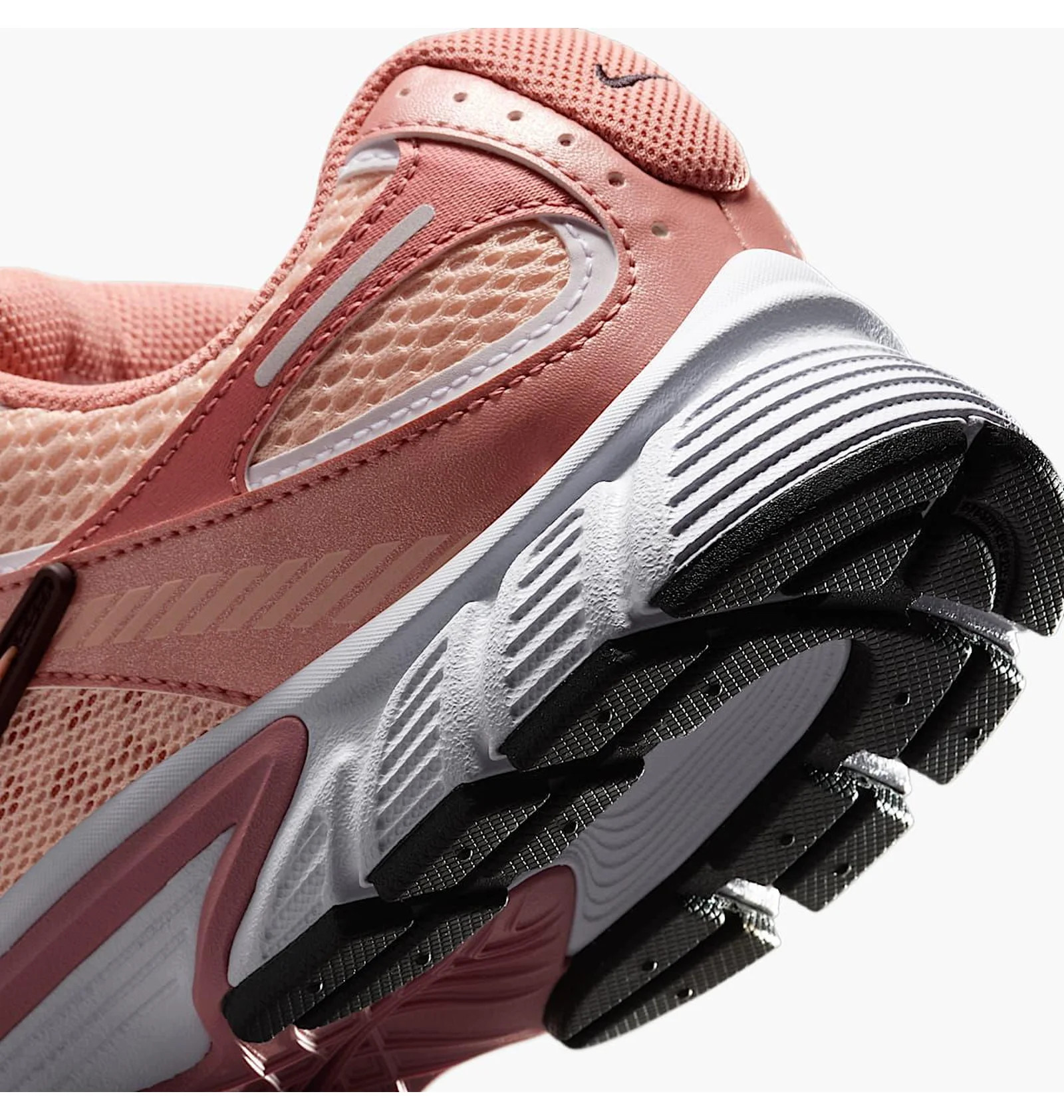 Кросівки Nike W V5 RNR IF2330-600