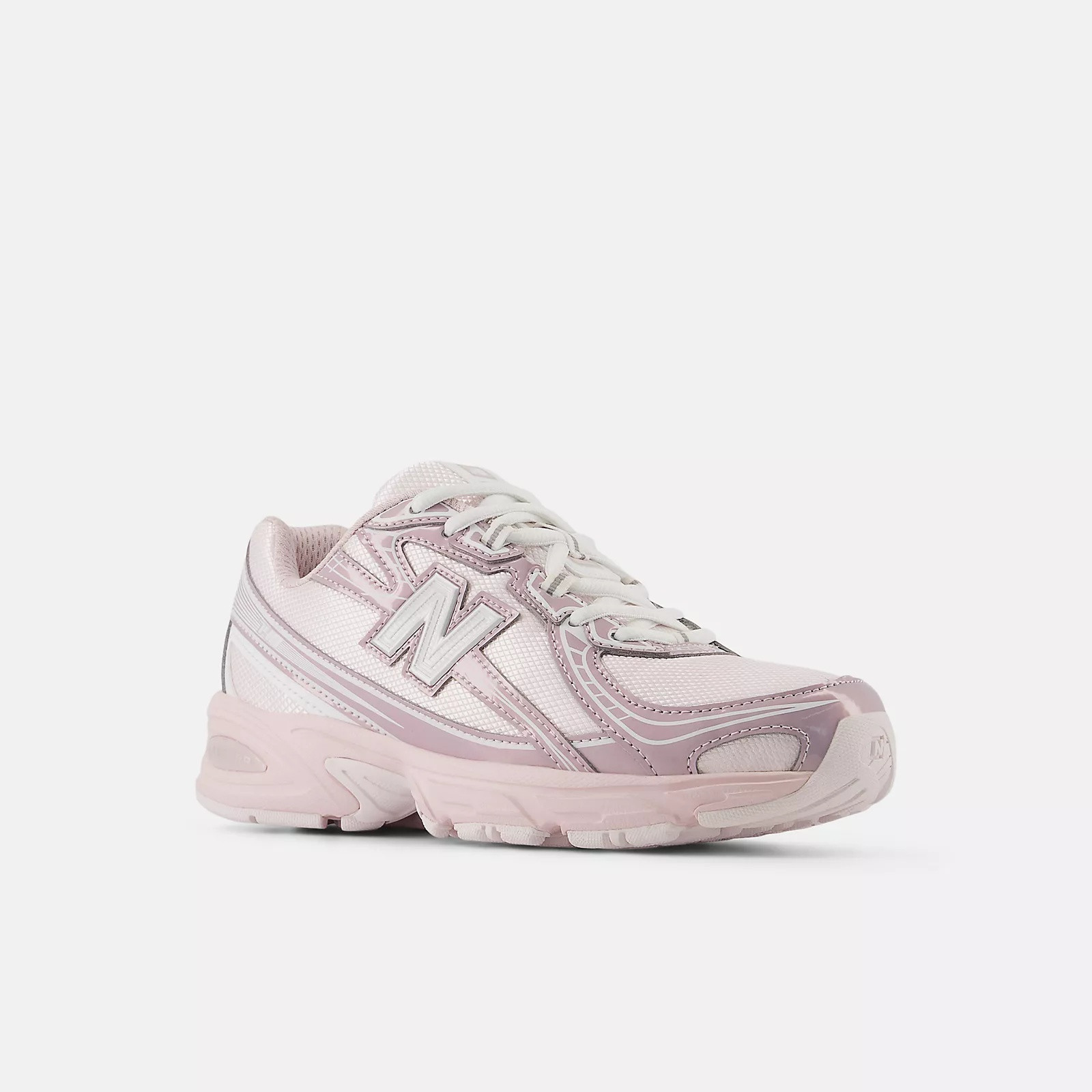 Кросівки New Balance 740 G7405GL
