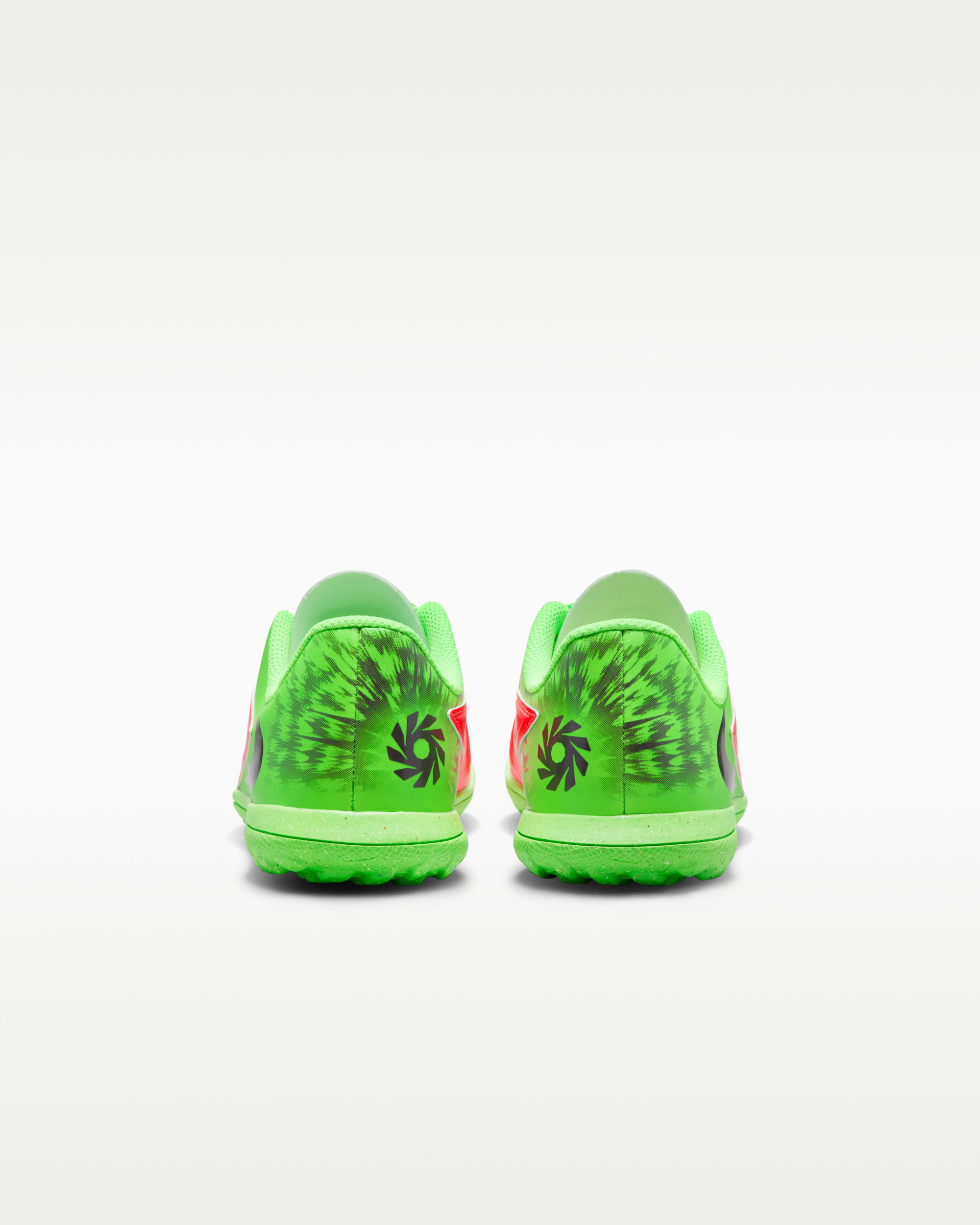 Сороконіжки Nike JR PHANTOM 6 LOW CLUB TF EH IO9550-603