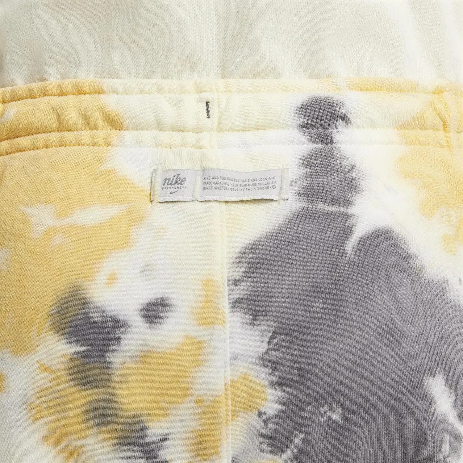 Штани Mens Nike Sportswear Club Fleece Pants Yellow Multi DO6187-540