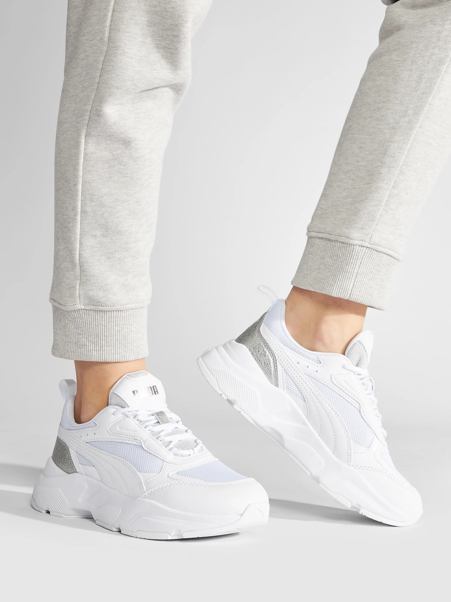 Кросівки Puma Cassia Distressed 387645-02