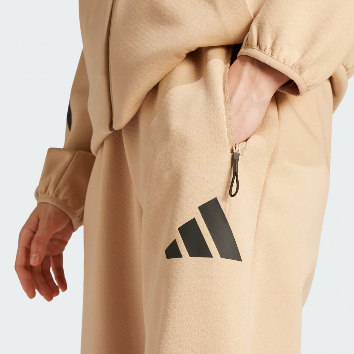 Штани спортивні W Z.N.E. PT JD9587 Adidas M Бежевий JD9587