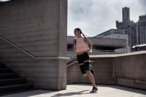 Рукав компресійні до стегна Reebok Knitted Compression Thigh Sleeve чорний Уні M RRSL-15534