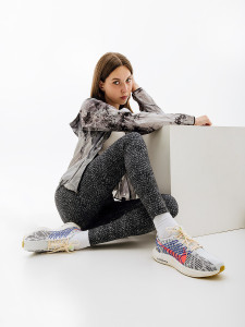 Вітровка Nike W NK TRAIL REPEL JKT DX1041-011