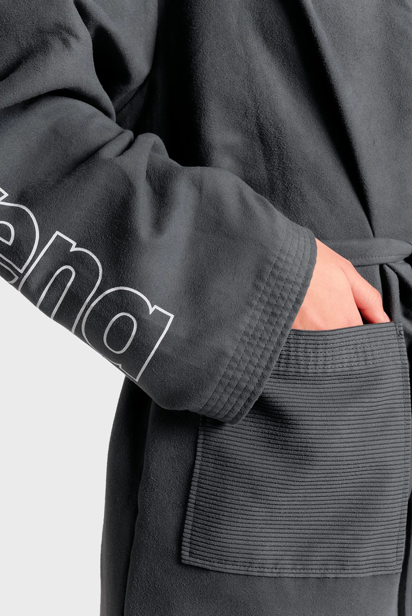 Халат Arena ZEAL ROBE 009032-510