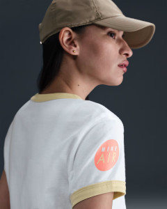 Футболка жіноча Nike Sportswear Club Moto Tee White HQ1707-100