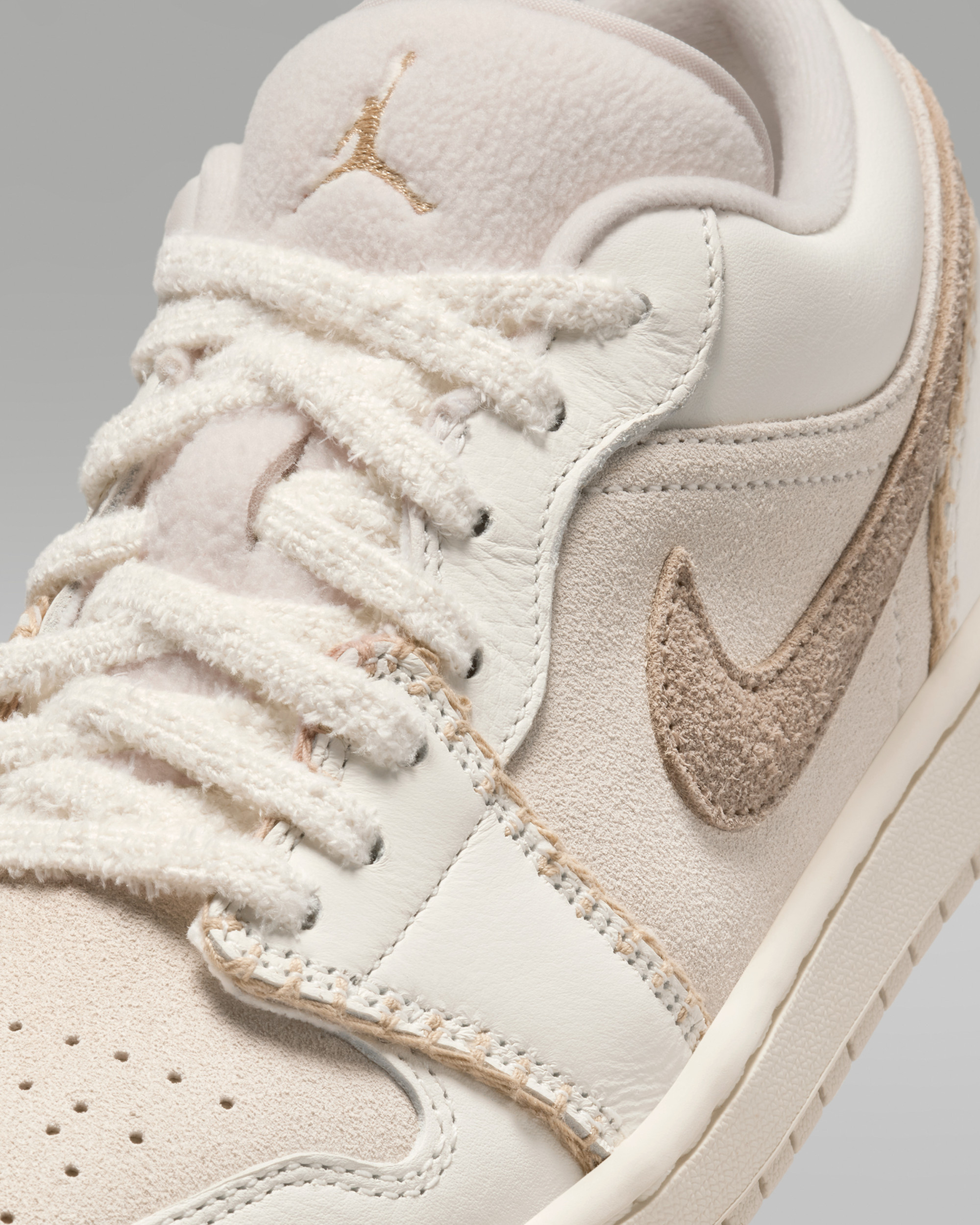 Кросівки жіночі Air Jordan 1 Low Hemp Beige HV4268-120