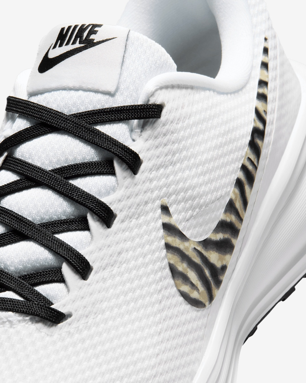 Кросівки Nike Revolution 8 IQ0375-126