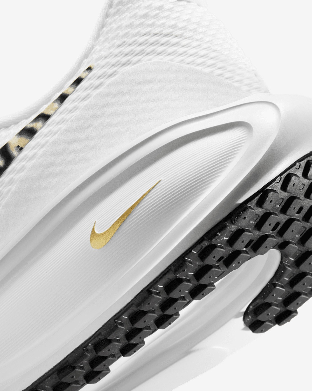 Кросівки Nike Revolution 8 IQ0375-126