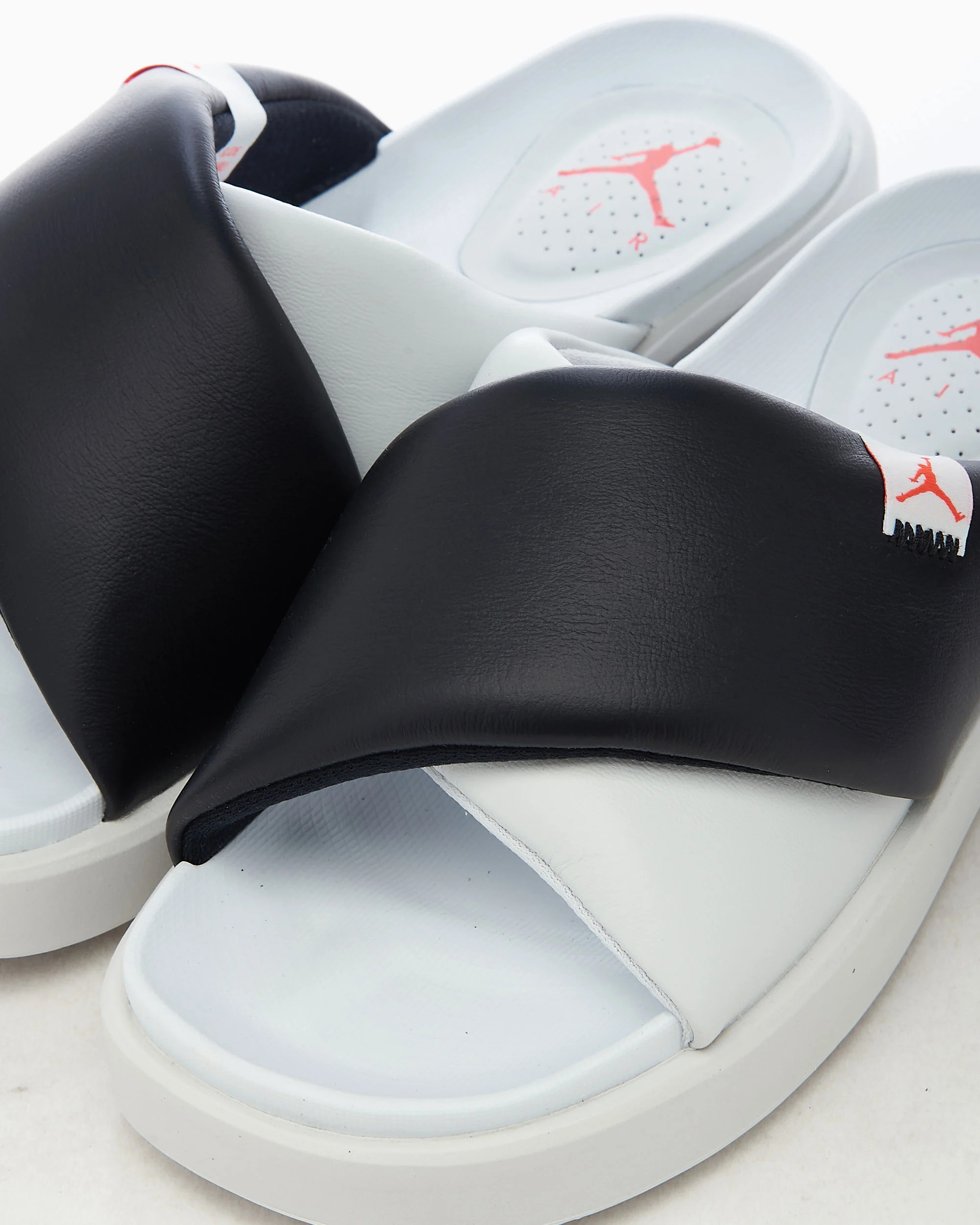 Шльопанці Jordan WMNS SOPHIA SLIDE DO8863-100