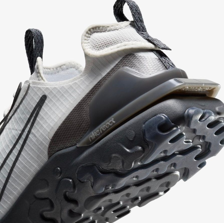 Кросівки чоловічі Nike React Vision HQ3819-002 42 HQ3819-002