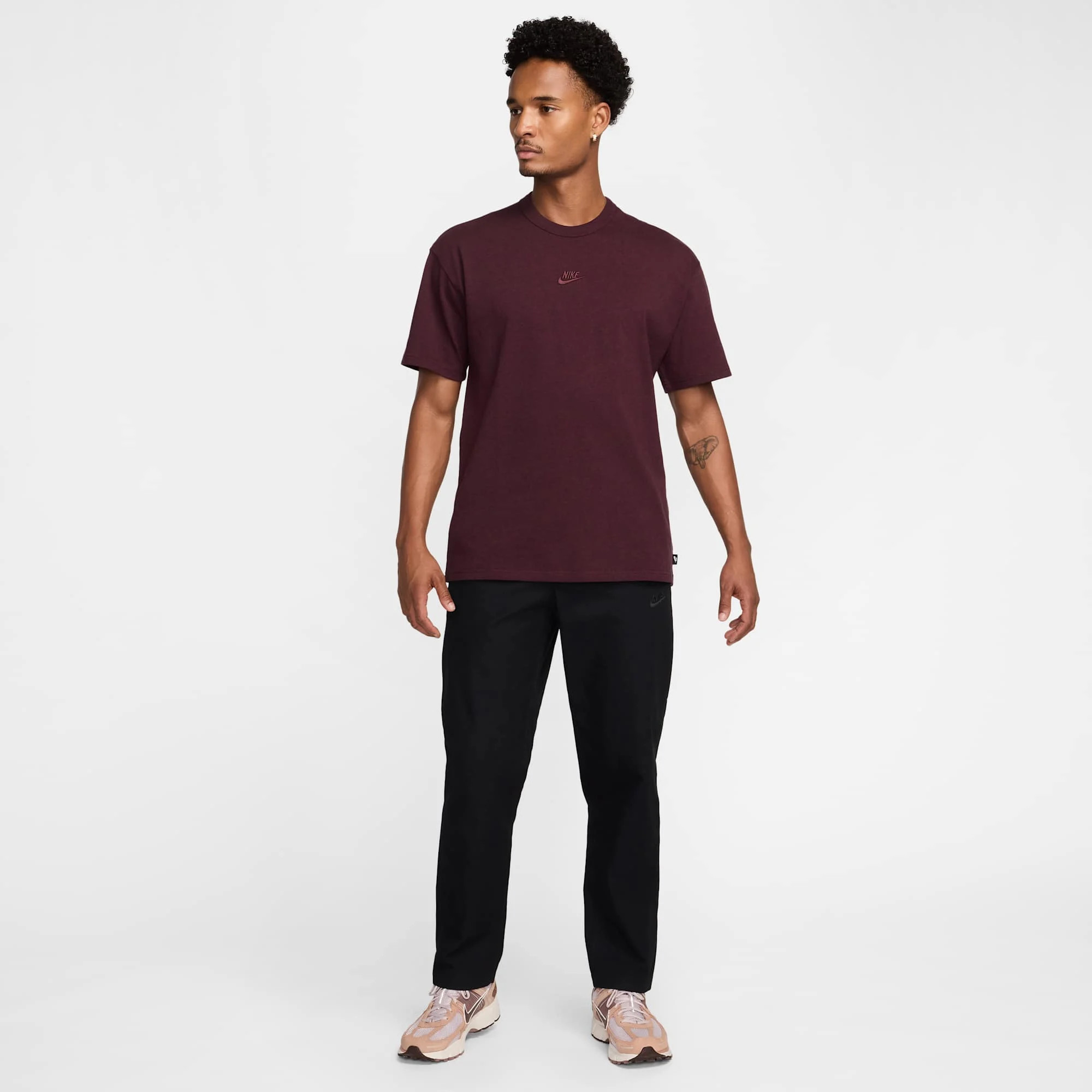 Футболка Nike M NSW PREM ESSNTL SUST TEE DO7392-652