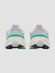 Кросівки жіночі Nike V2K Runtekk Running Shoes White FD0736-105