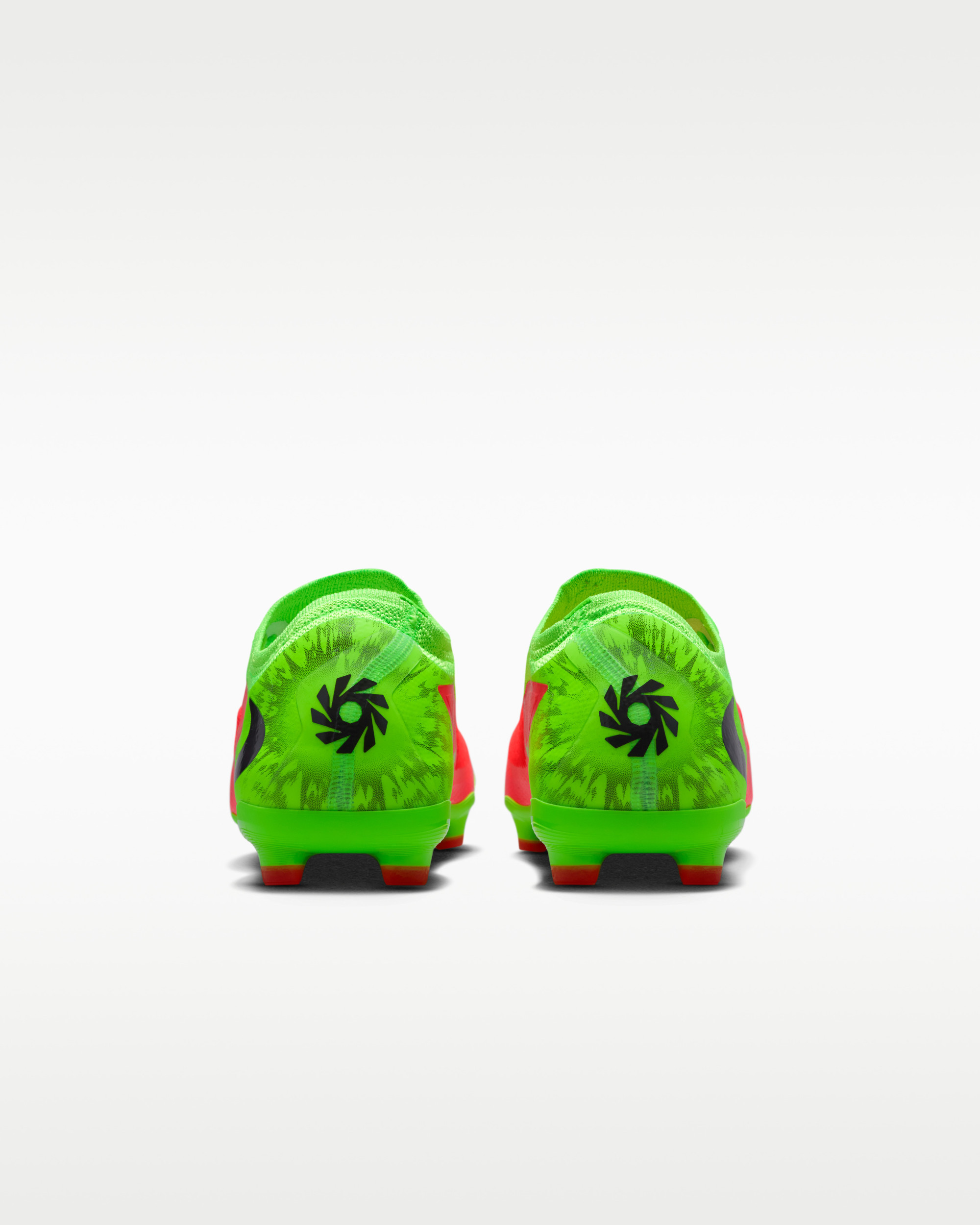 Бутси Nike JR PHANTOM 6 LOW PRO FG/MG EH HQ2047-603