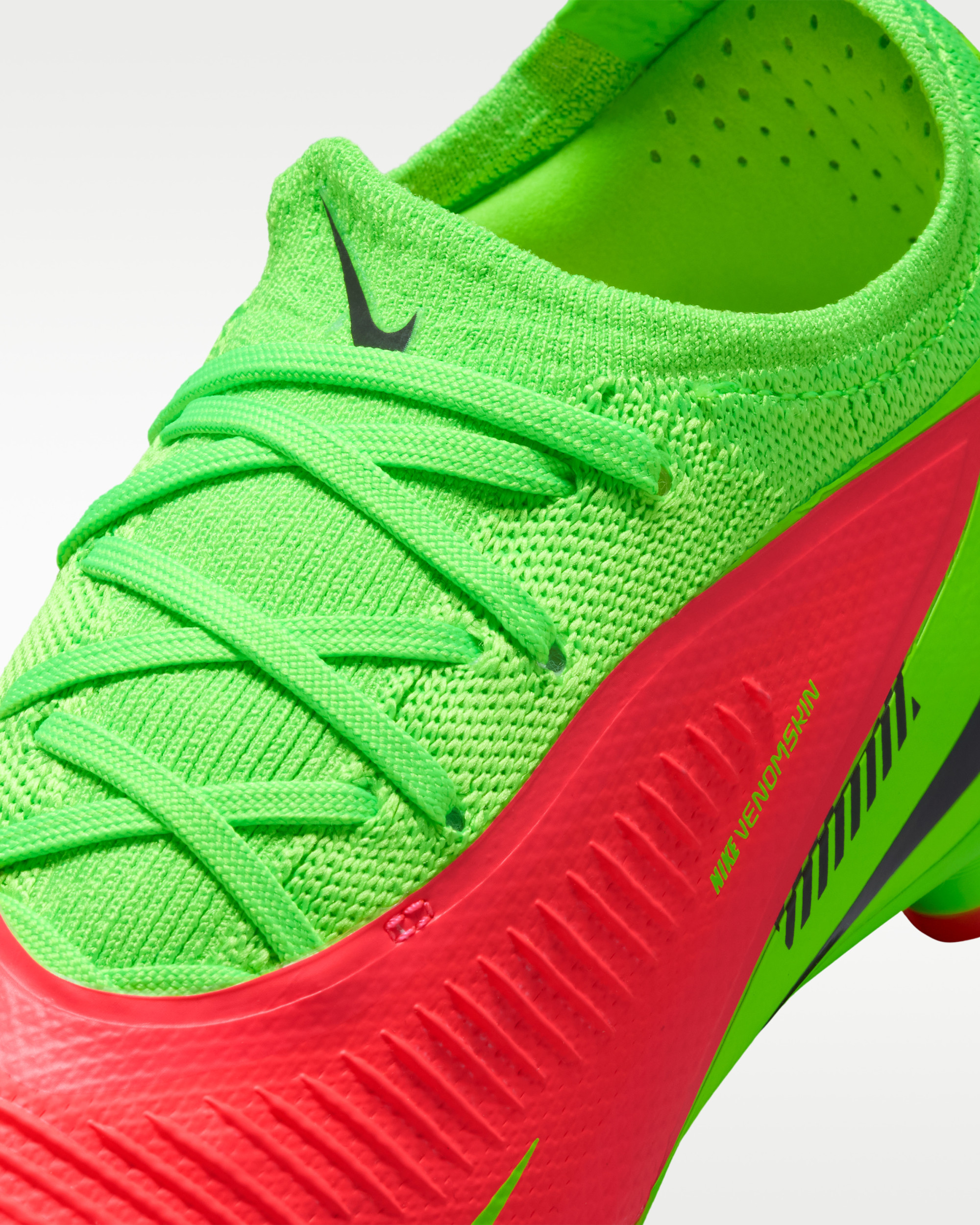 Бутси Nike JR PHANTOM 6 LOW PRO FG/MG EH HQ2047-603