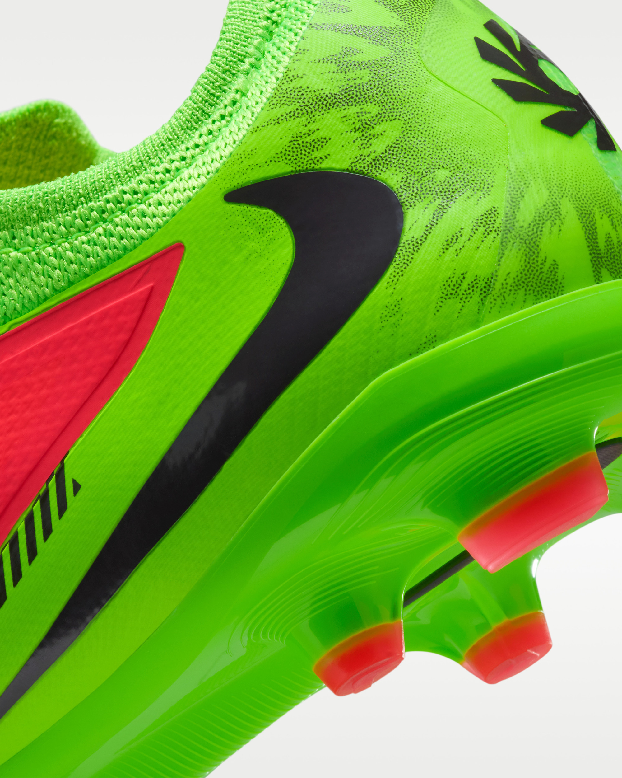 Бутси Nike JR PHANTOM 6 LOW PRO FG/MG EH HQ2047-603