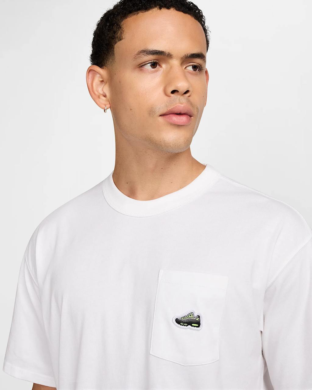 Футболка Nike TEE M90 Sneaker Patch PKT HJ0574-100