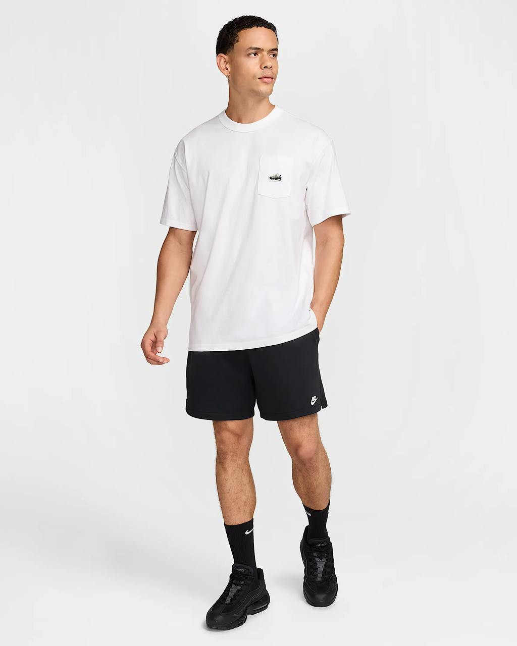 Футболка Nike TEE M90 Sneaker Patch PKT HJ0574-100