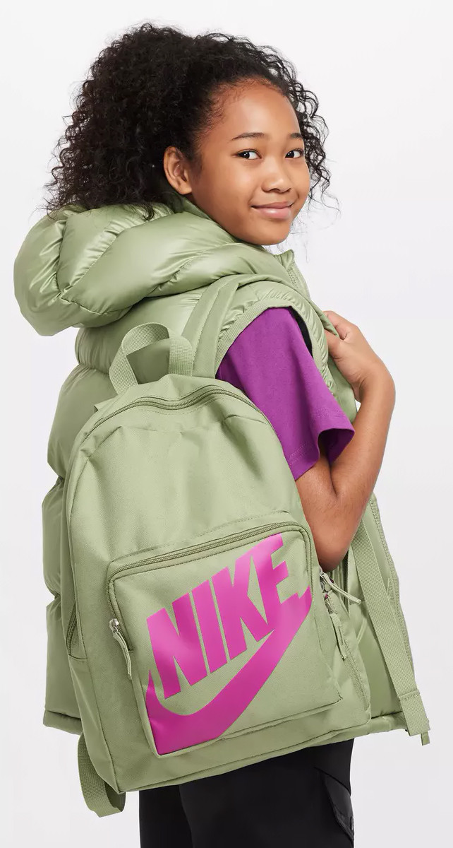 Рюкзак Nike Y NK CLASSIC BKPK 16L зелений Діт 38х28х13 см BA5928-386