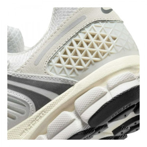 Кросівки Nike ZOOM VOMERO 5 HF0731-007