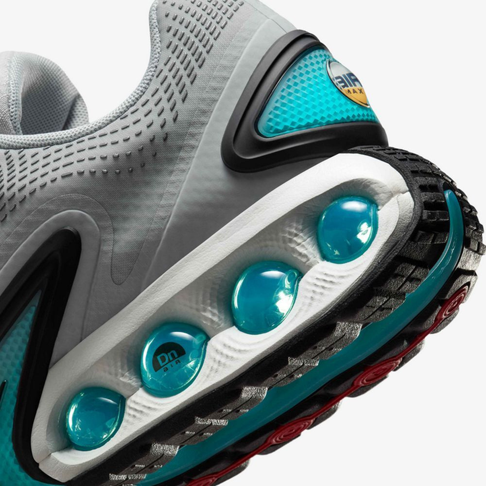 Кросівки NIKE AIR MAX DN

Lt Smoke Grey/ Black-Dusty DV3337-022