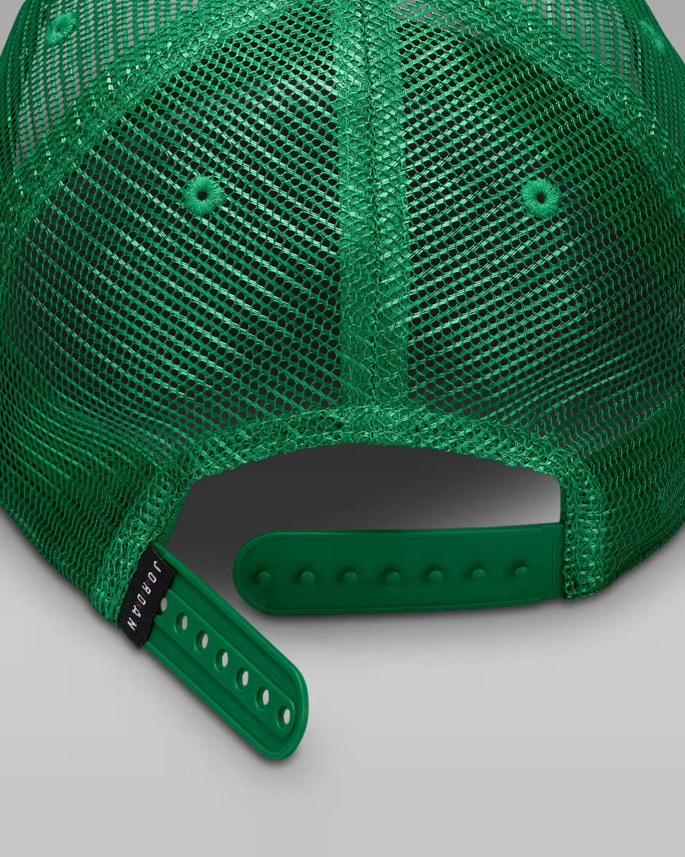 Бейсболка Jordan Trucker Hat 9A0940-E1P