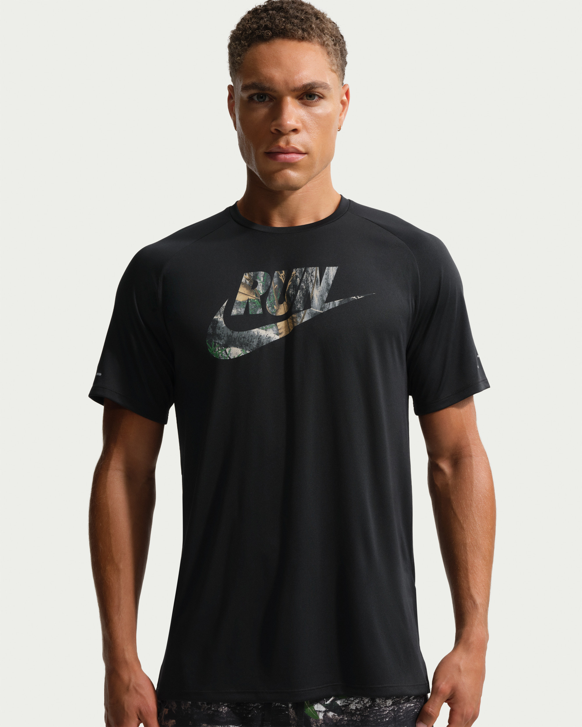 Футболка Nike M DFADV STRIDE REALTREE SS IO7980-010