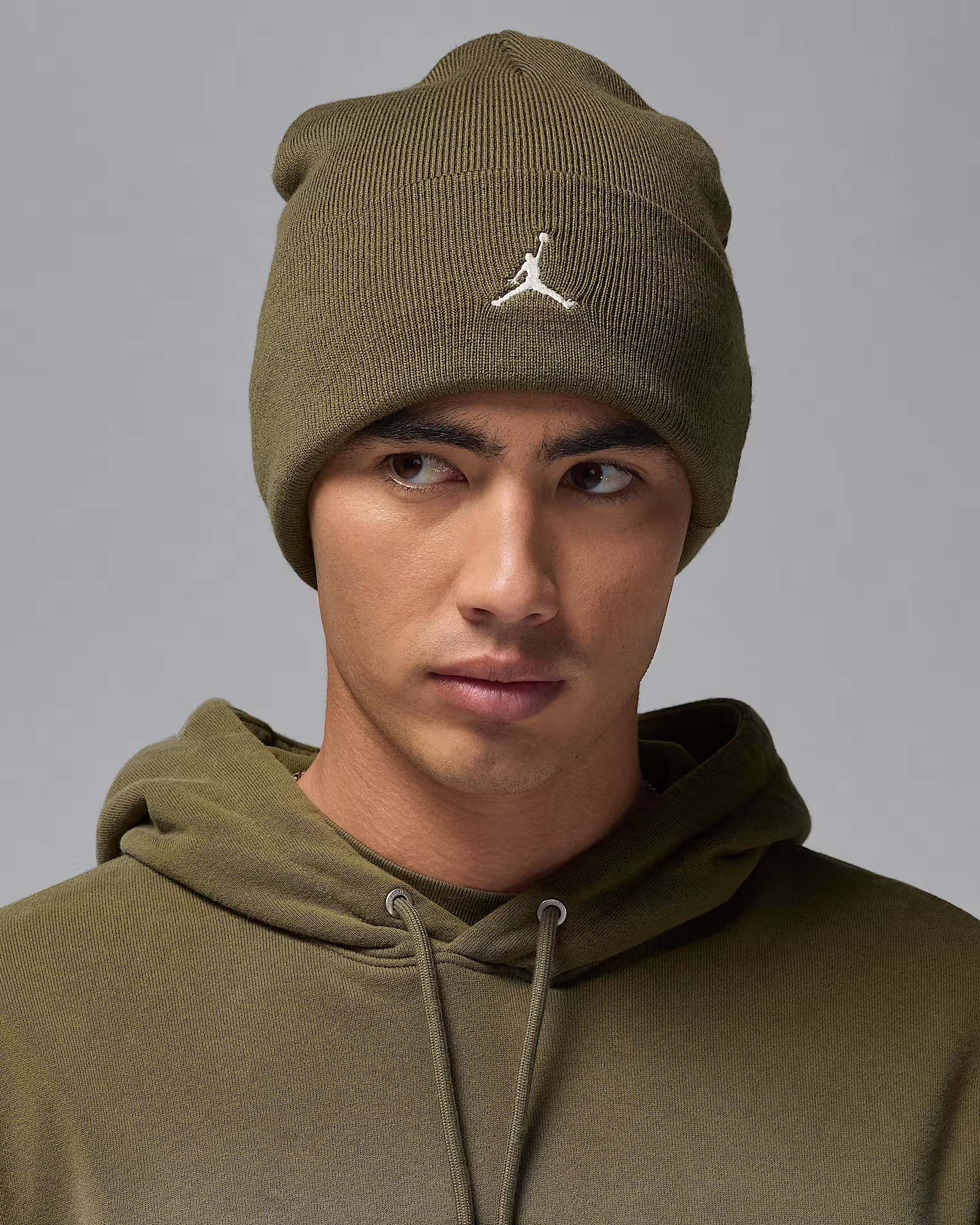 Шапка Jordan U PEAK BEANIE ESS FN4672-222