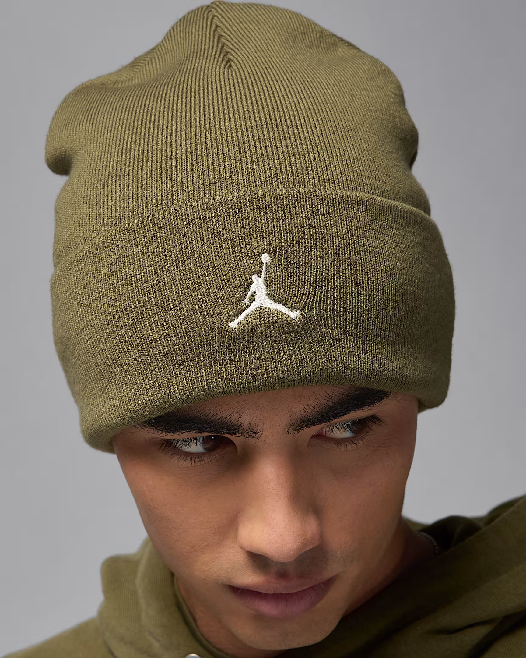 Шапка Jordan U PEAK BEANIE ESS FN4672-222