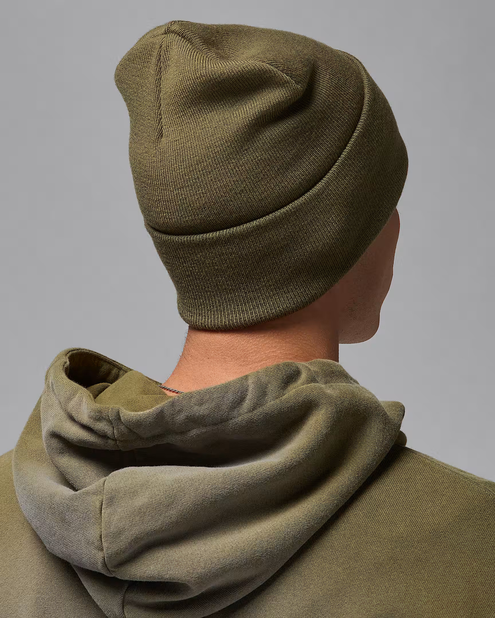 Шапка Jordan U PEAK BEANIE ESS FN4672-222