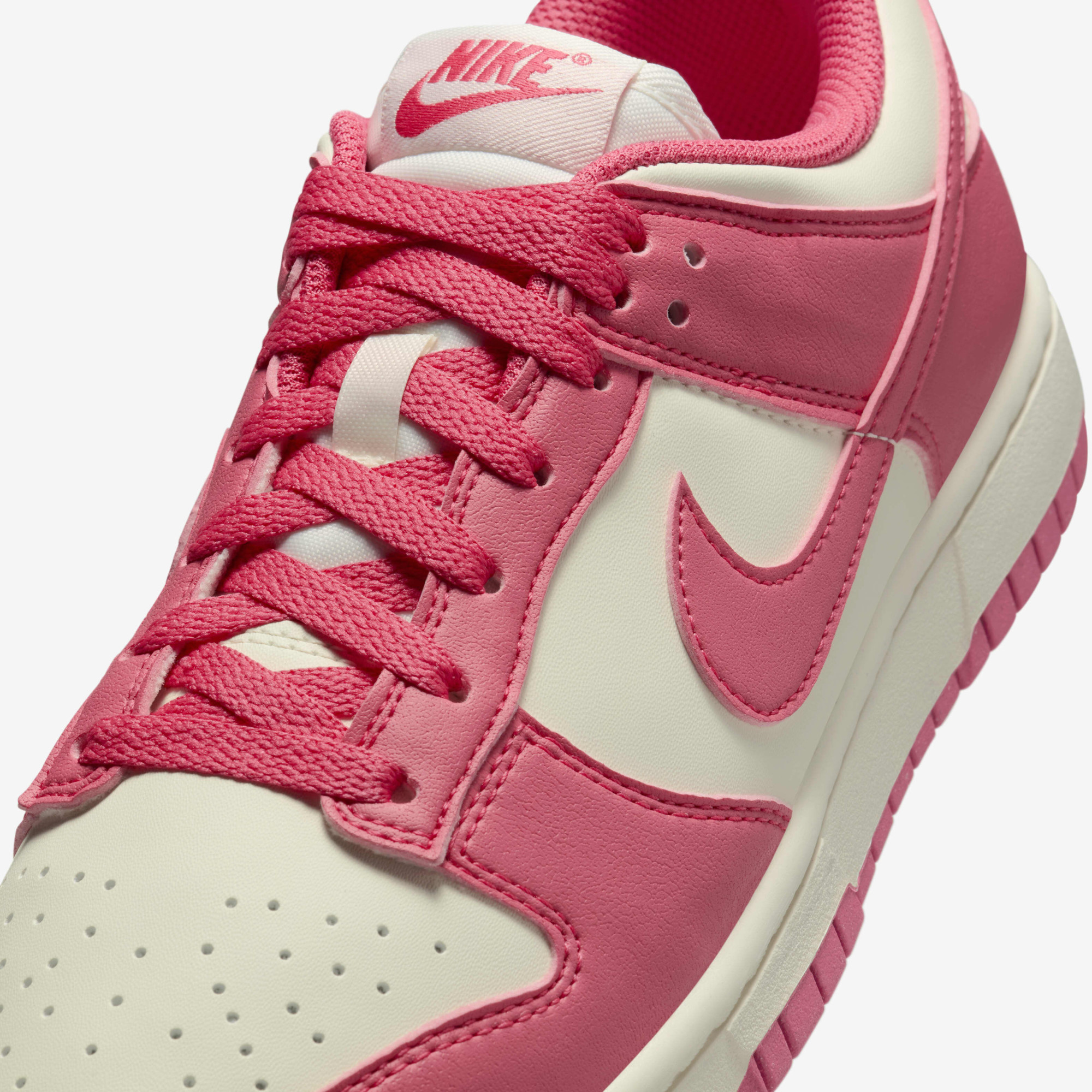 Кросівки жіночі Nike Dunk Low Pink/Beige DD1873-600