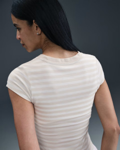 Футболка жіноча Nike Baby Gfx Spd Beige IH8474-104